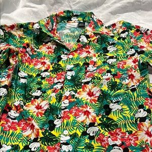 Men’s Small Disney Button up shirt